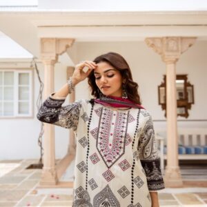 Women Paisley Printed Regular Kantha Work Kurta with Trousers & With Dupatta